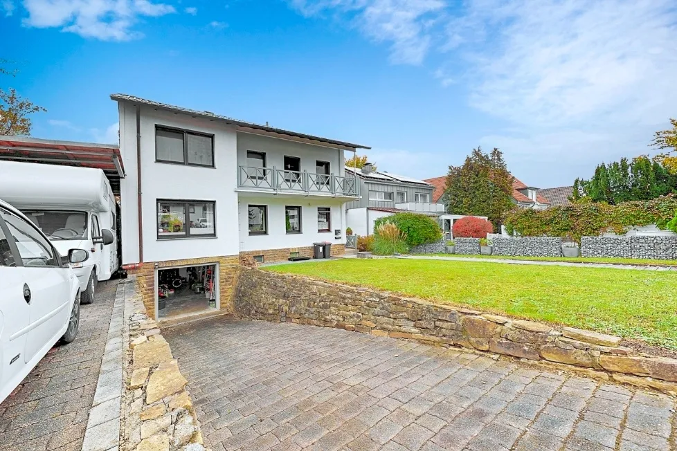 Stellplatz, Garage  und  Carport