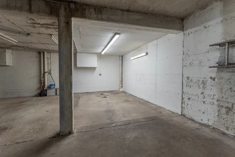 Tiefgaragenstellplatz