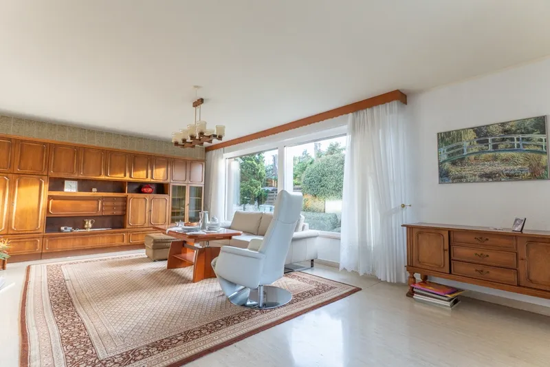 Großes Wohnzimmer mit...