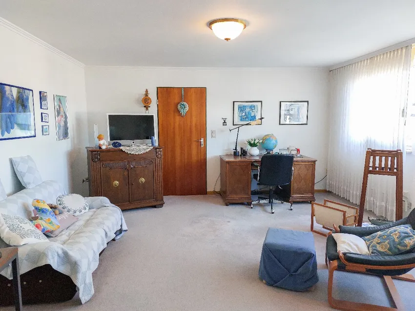 Ein großzügiger Wohnraum im DG