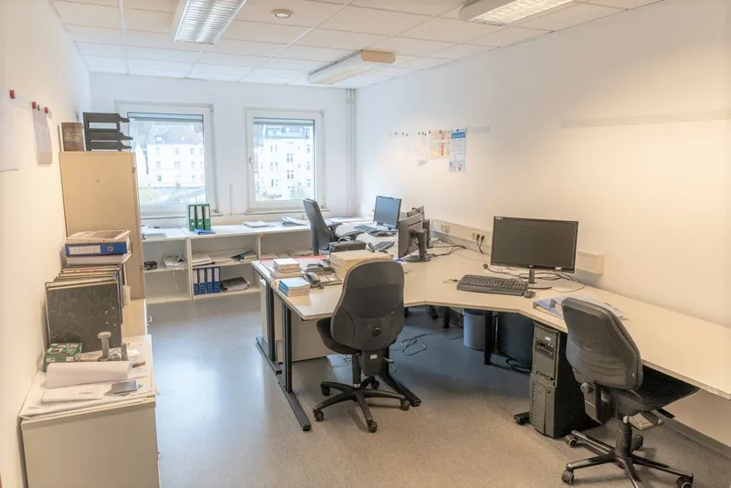 Büro 1 (untere Etage)