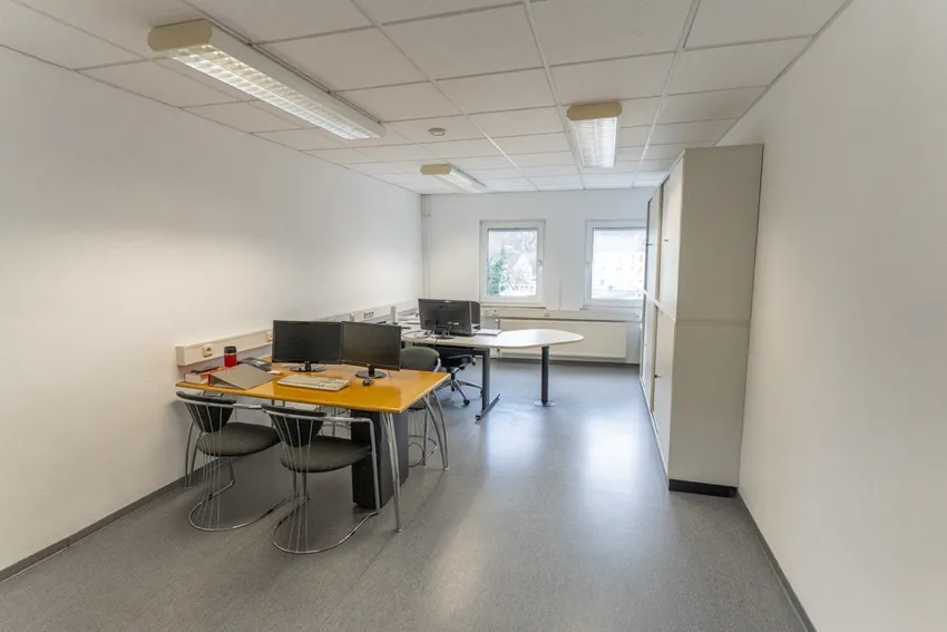 Büro 2 (untere Etage)