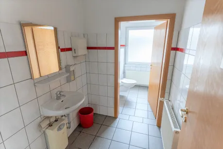 Getrennte WC- Anlagen