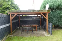 Überdachte Terrasse im Garten