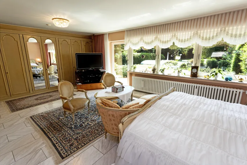 ...mit Blick und Zugang auf die Terrasse