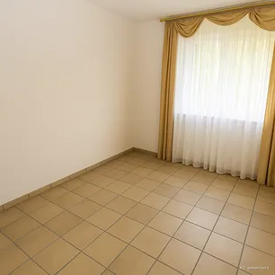 Einzelbüro im EG rechts