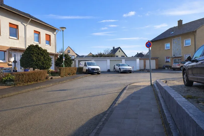 Garage am Ende der Straße