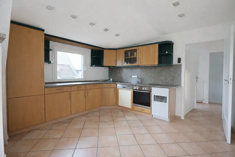 Helle ca. 100 m² große 3-Zimmer-Maisonettewohnung mit Einbauküche und Tageslichtbad - Foto 5