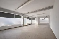 Ca. 11 m Schaufensterfront