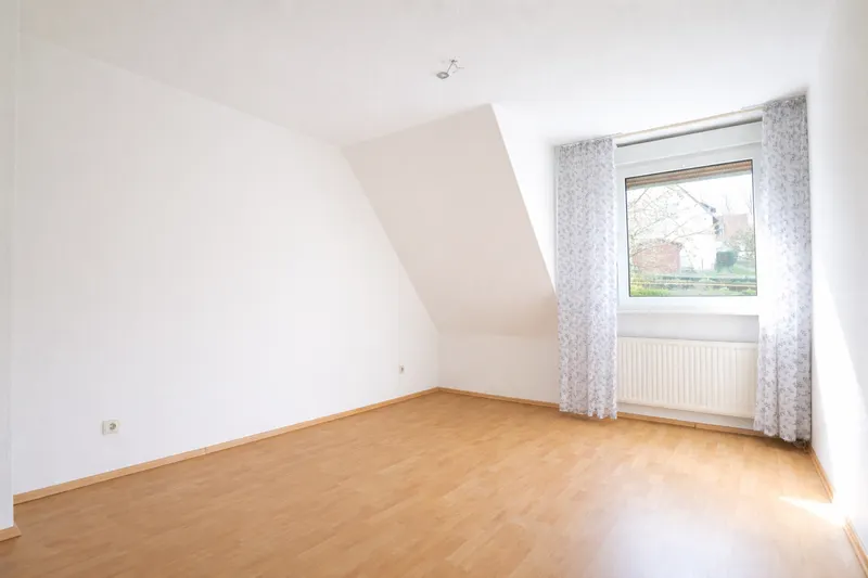 1. Schlafzimmer (DG)