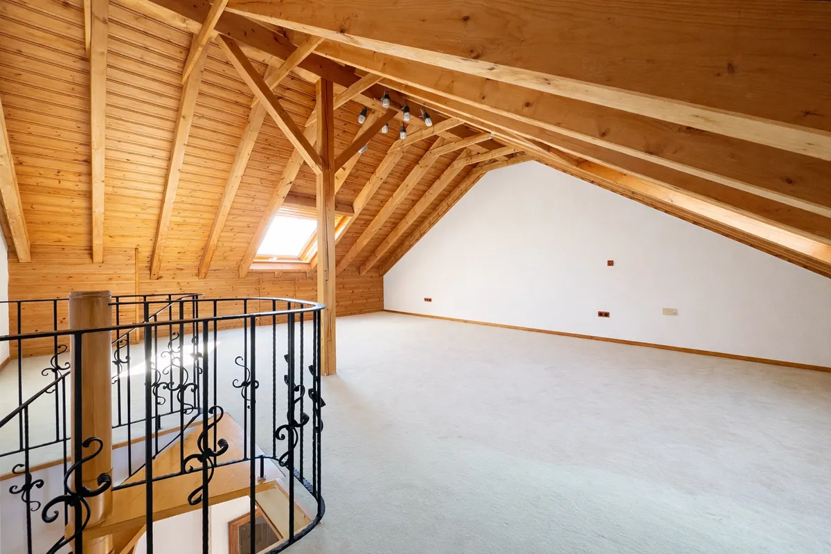 Das wohnlich ausgebaute Dachstudio Foto I