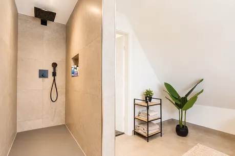 Moderne Walk-In-Dusche