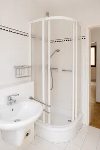 mit Dusche
