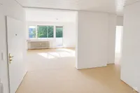 Blick von der Essdiele in den Wohnbereich