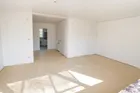 Blick vom Balkon zurück ins Wohnzimmer
