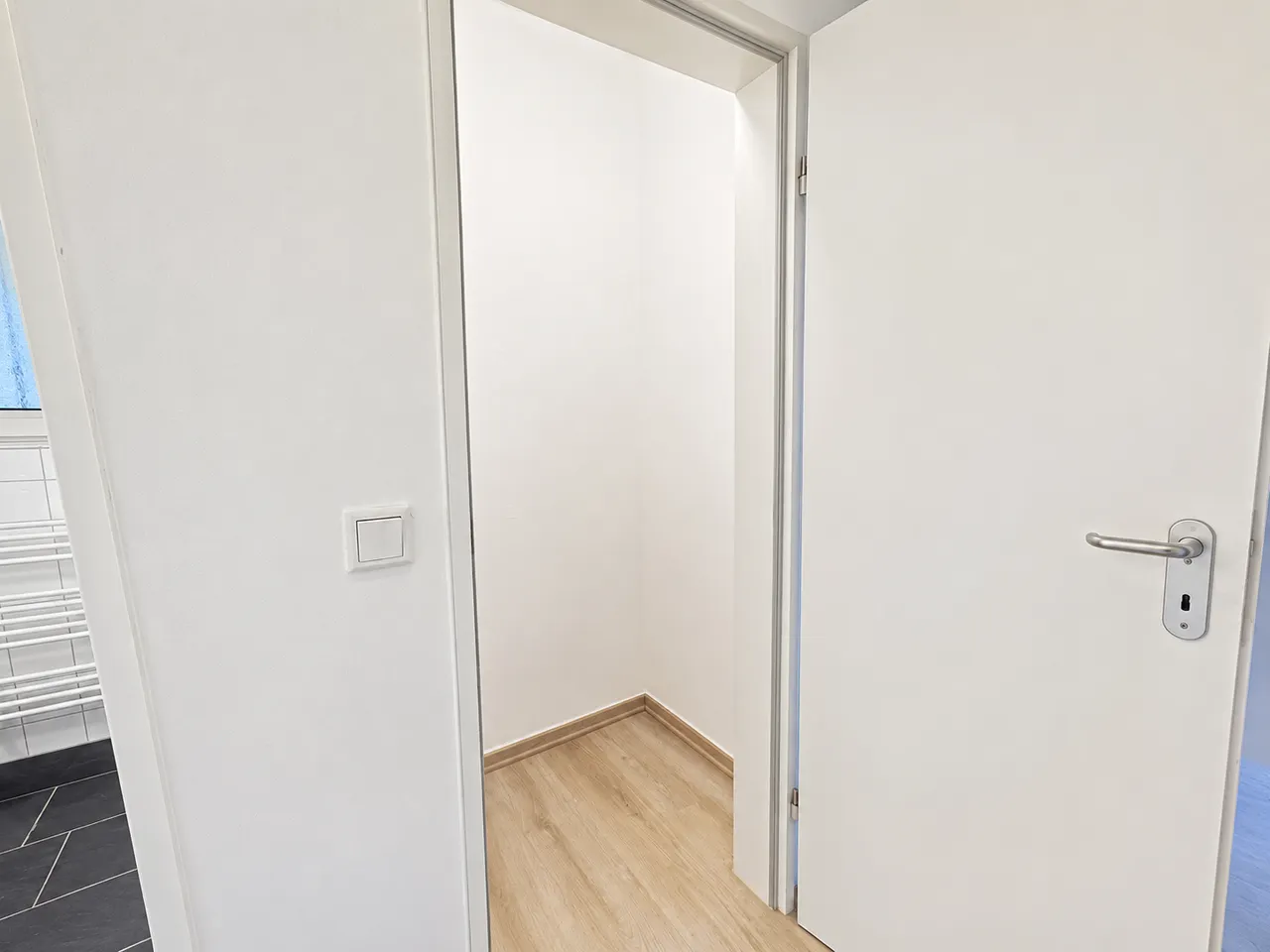 Schönes ca. 34 m² großes 1-Zimmer-Appartment mit großem Wohnraum und Tageslichtbad - Photo 5