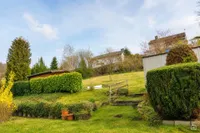 Das angrenzende Gartengrundstück