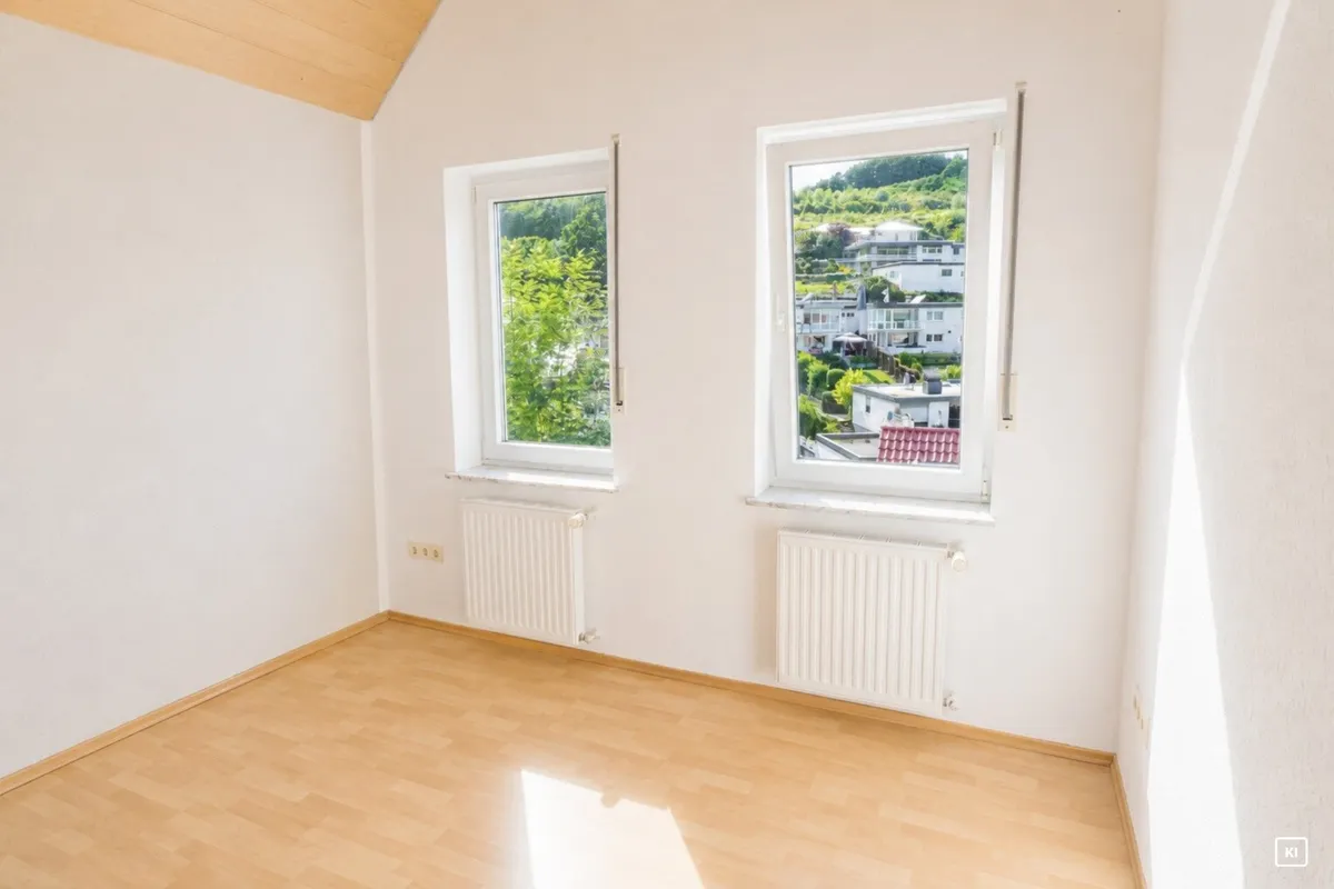 Zweites Schlaf-/Arbeitszimmer im DG (Foto I)