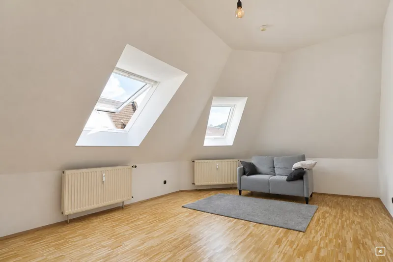 Helle ca. 45m² große 2-Zimmer-Dachgeschosswohnung mit Tageslichtbad - Foto 3