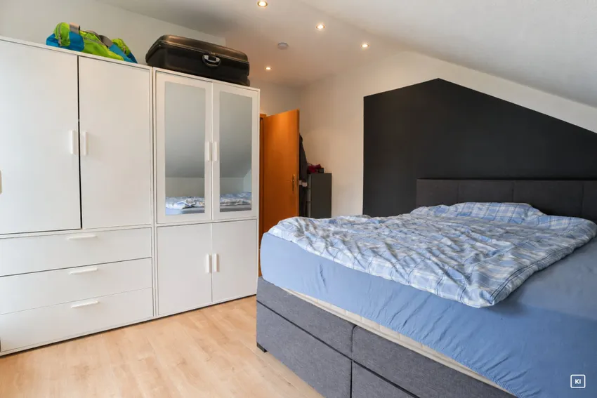 Schlafzimmer III