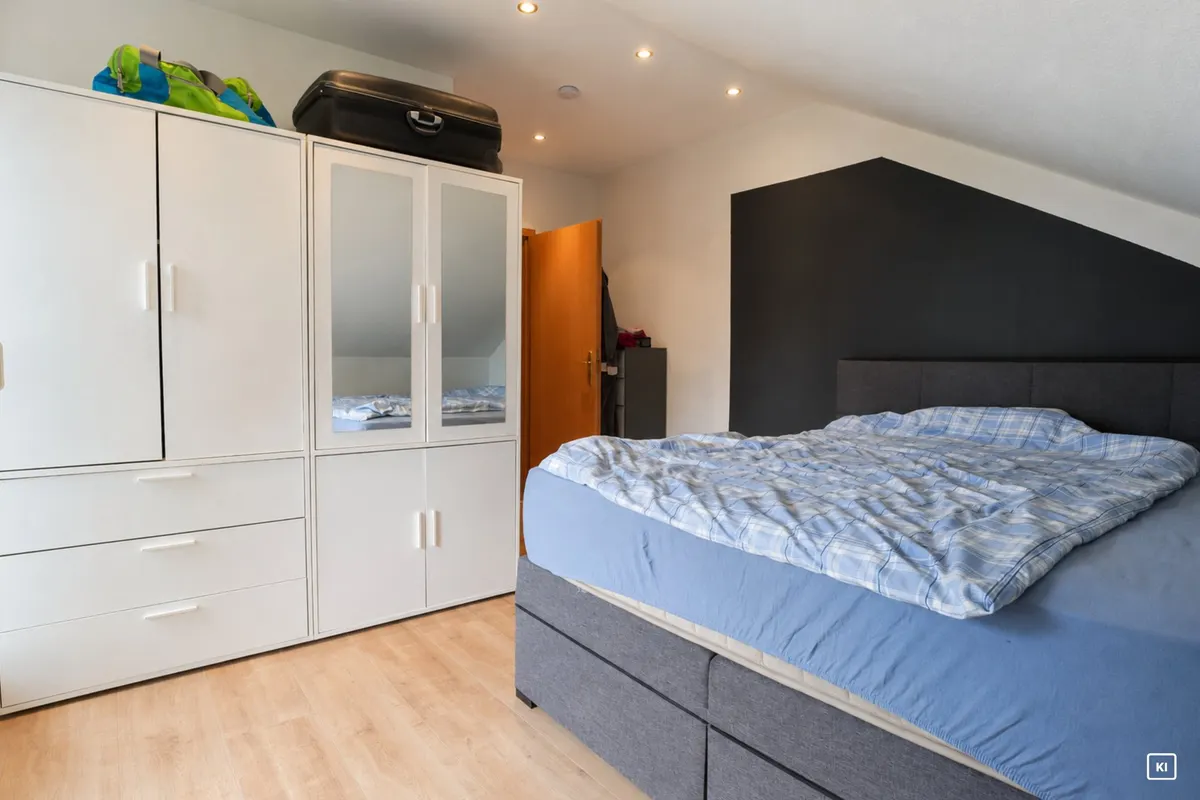 Schlafzimmer III