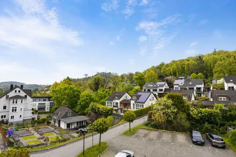 Blick übers Wesselbachtal bis zum Schloss