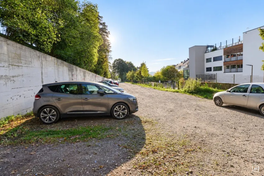 Weitere Parkmöglichkeiten direkt am Haus