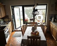 Küche mit Ausgang Terrasse