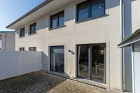 Rückansicht mit Terrasse