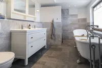 Badezimmer EG