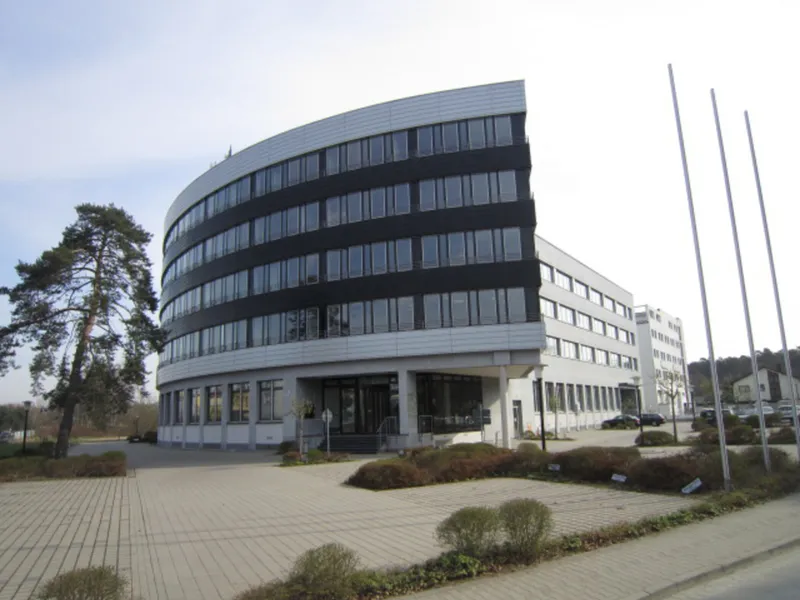 540 m² Renovierte Bürofläche in Neu-Isenburg „PROVISIONSFREI“ zu vermieten