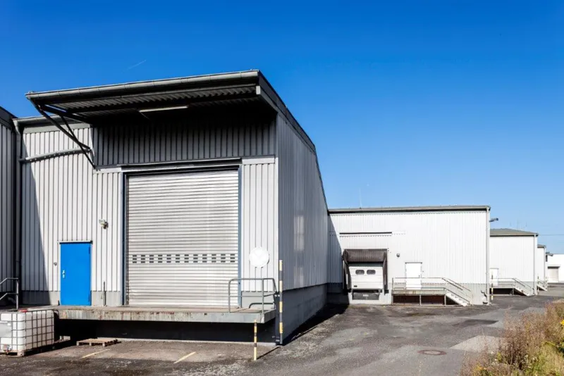 709 m² Halle mit 150 m² Büro **Provisionsfrei** in Dietzenbach zu vermieten