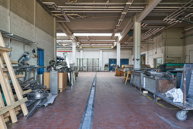 1.013,02 m² ebenerdiges Lager mir Rolltor ** Provisionsfrei ** zu vermieten