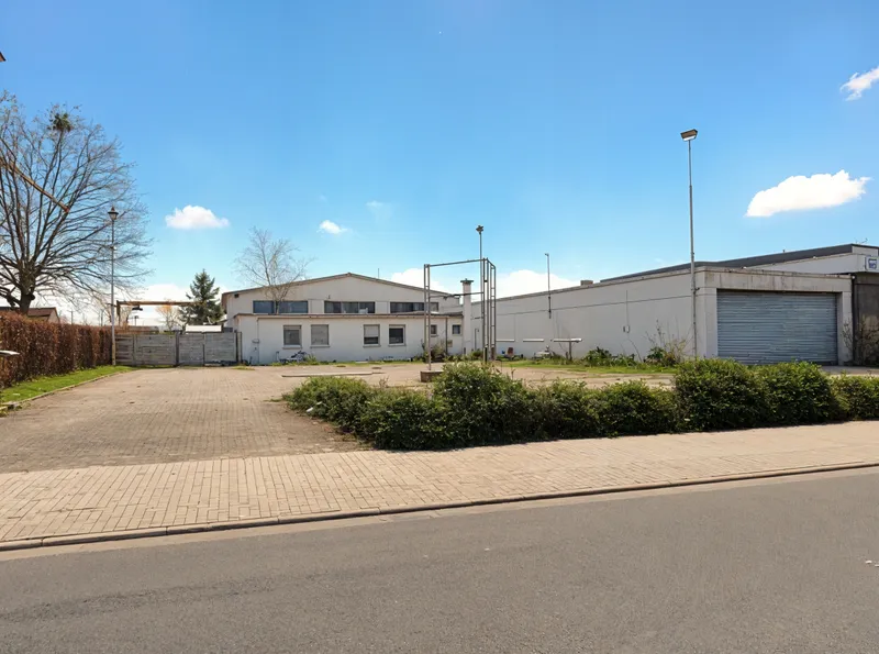 *** 146 m² Lager-/Werkstatt + 761 m² Freifläche zu vermieten -069-615889 ***