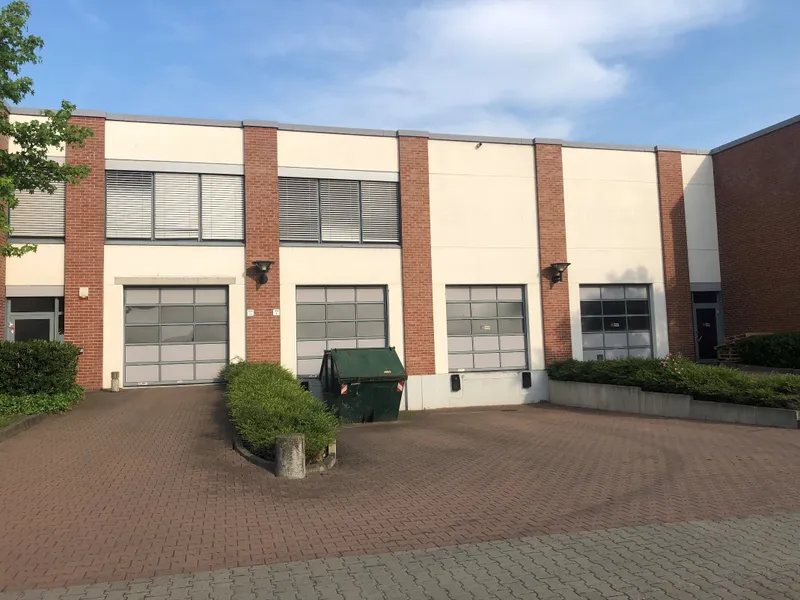 463 m² Lagerfläche + 261 m² Bürofläche „Provisionsfrei“ zu vermieten