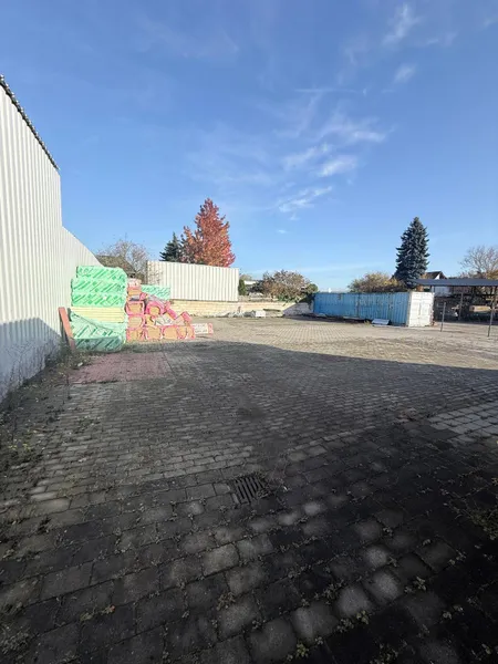 800 m² befestigtes Gewerbegrundstück in Mühlheim am Main zu vermieten