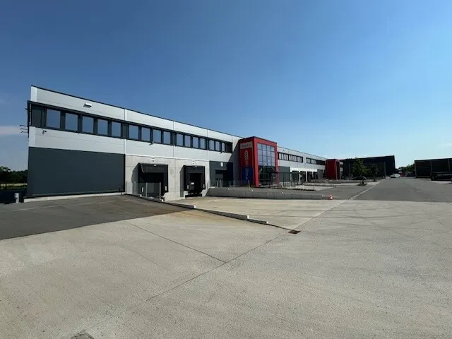1.990 m&sup2; Logistikhalle + 300 m&sup2; B&uuml;ro-/Sozialfl&auml;che in Rodgau-Weiskirchen zu vermieten