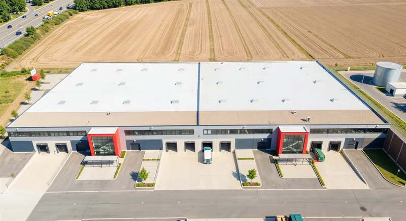 1.990 m&sup2; Logistikhalle + 300 m&sup2; B&uuml;ro-/Sozialfl&auml;che in Rodgau-Weiskirchen zu vermieten