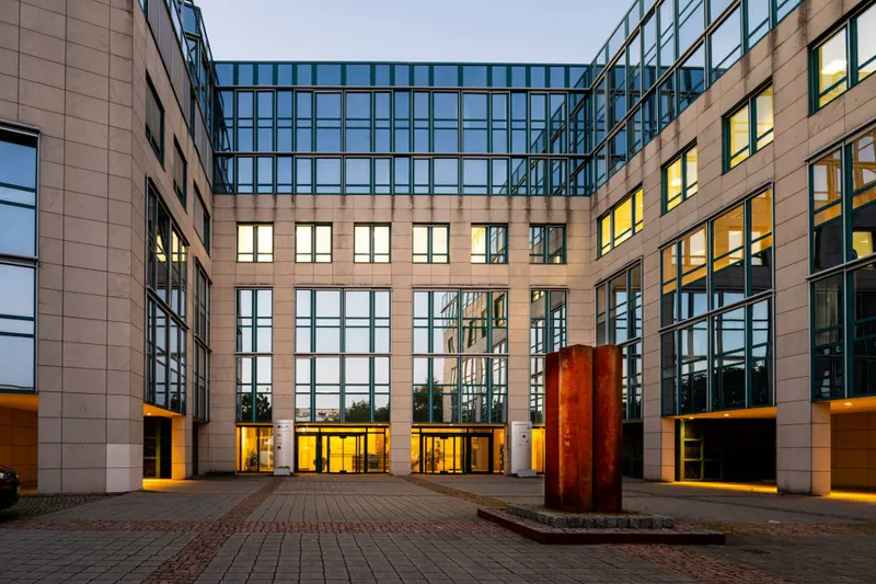 157 m&sup2; Hochwertige B&uuml;rofl&auml;chen mit Dachterasse „Provisionsfrei“ zu vermieten