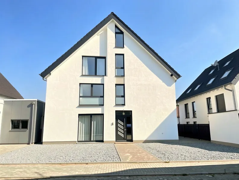 *** NEUBAU*** 5 Zimmerwohnung mit 140 m&sup2; in idyllischer Feldrandlage zu verkaufen