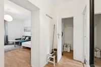 Flur mit Blick in Zimmer 1