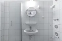 Gäste-WC mit Dusche