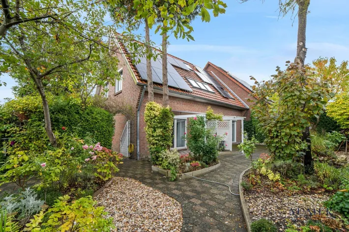 Jetzt neu: Haus zum Kauf in Stelle