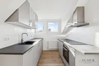 Küche mit Einbauküche