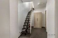 Flur - Treppe in das EG