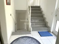Flur Eingang, Innentreppen
