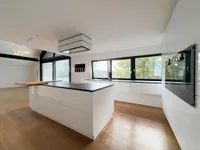 Großzügige Küche mit hochwertiger EBK