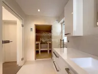 Luxuriöses Bad mit Sauna