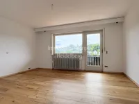 Zimmer mit Balkon