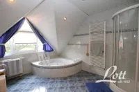 Badezimmer im OG